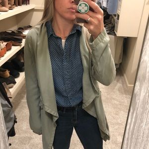 FOXCROFT chambray button down